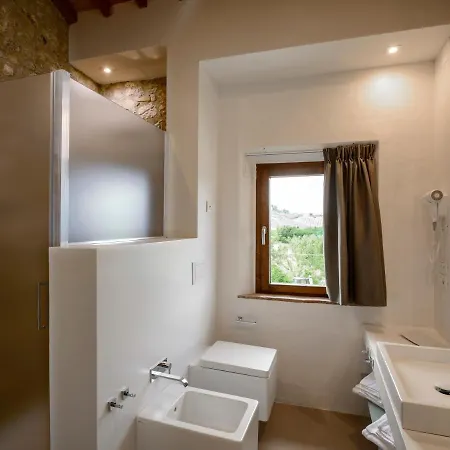 Tenuta Sovestro - E Winery 农家乐 *